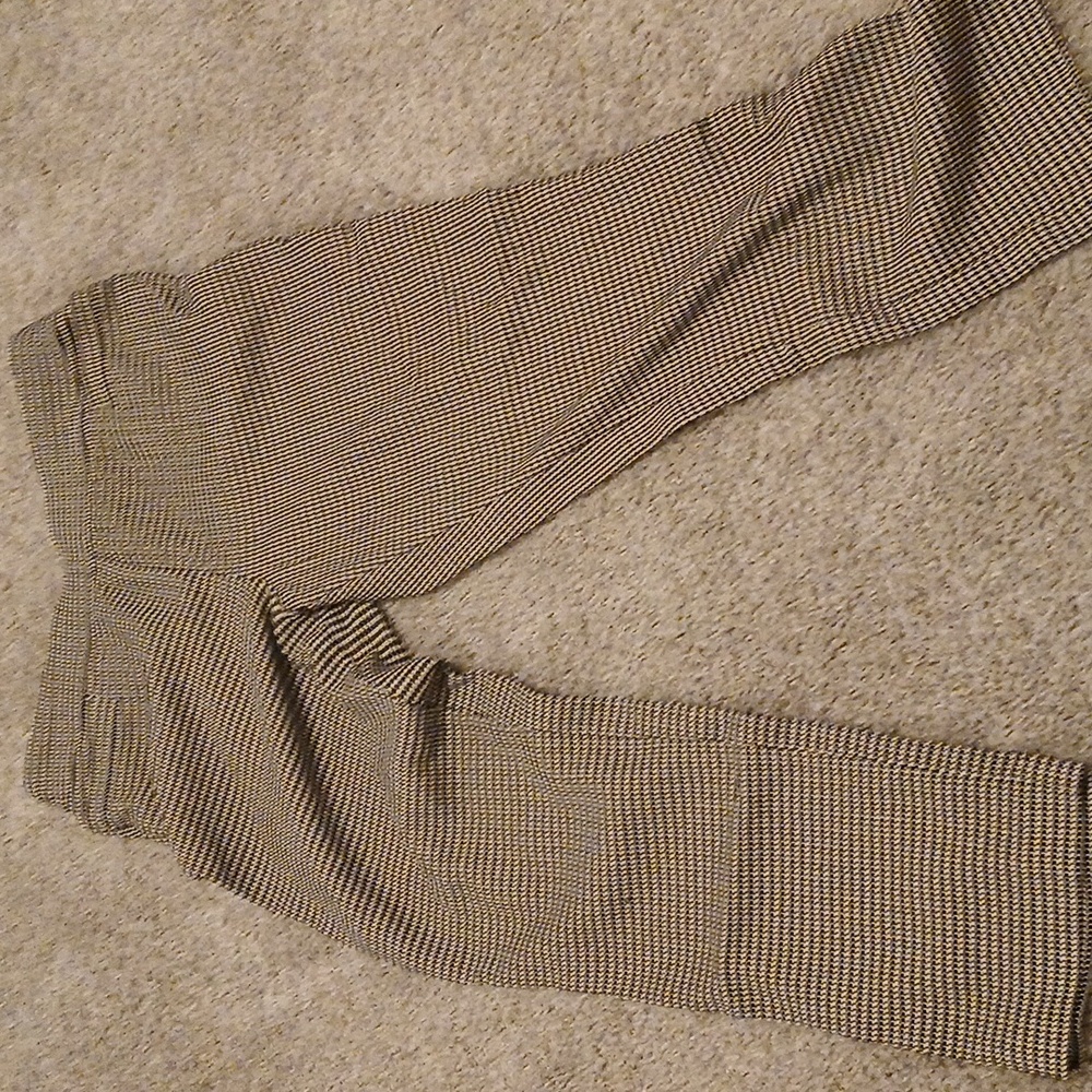 Super cute black and white dress pants